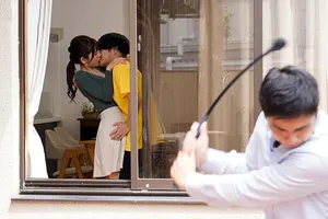 Máy rung trêu chọc cô em gái hư hỏng