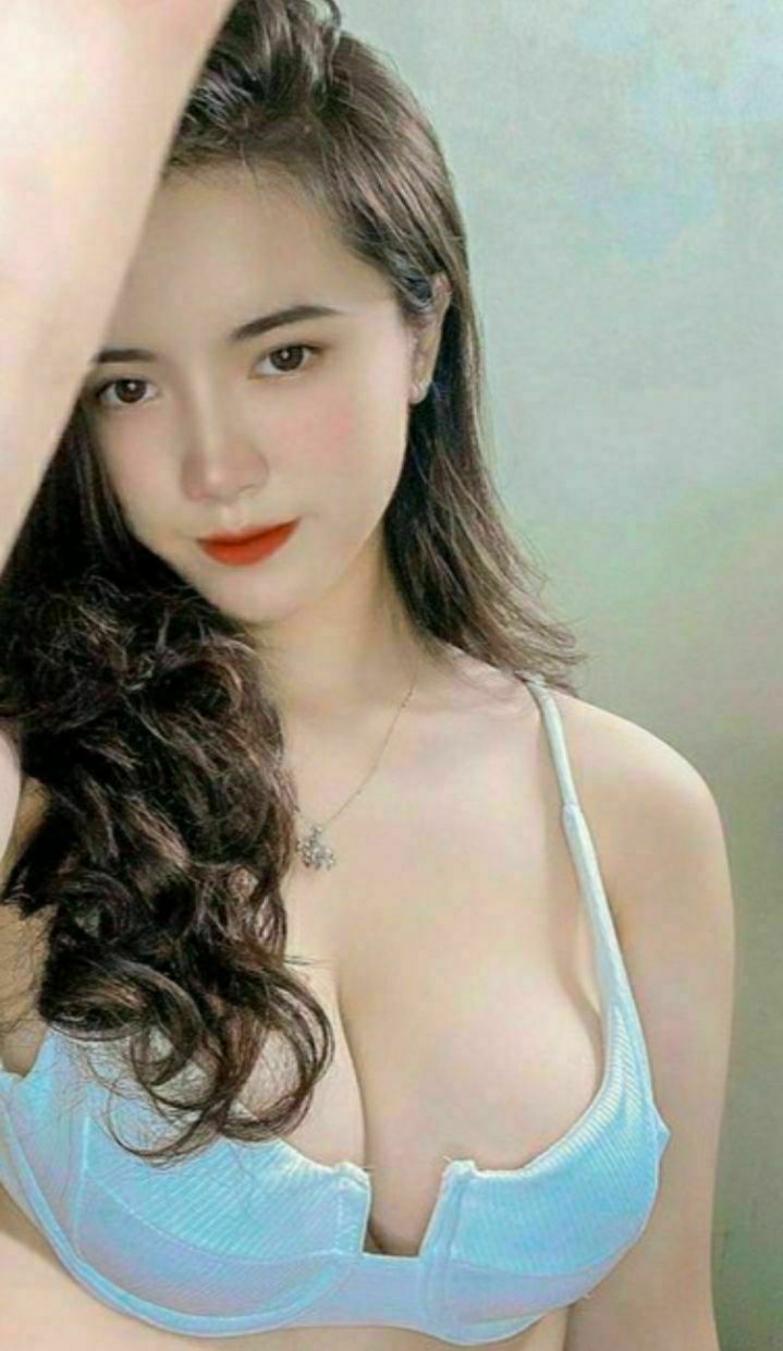 Vì để thế chấp tiền cho chồng yêu, người vợ đi làm nô lệ cho chủ nợ